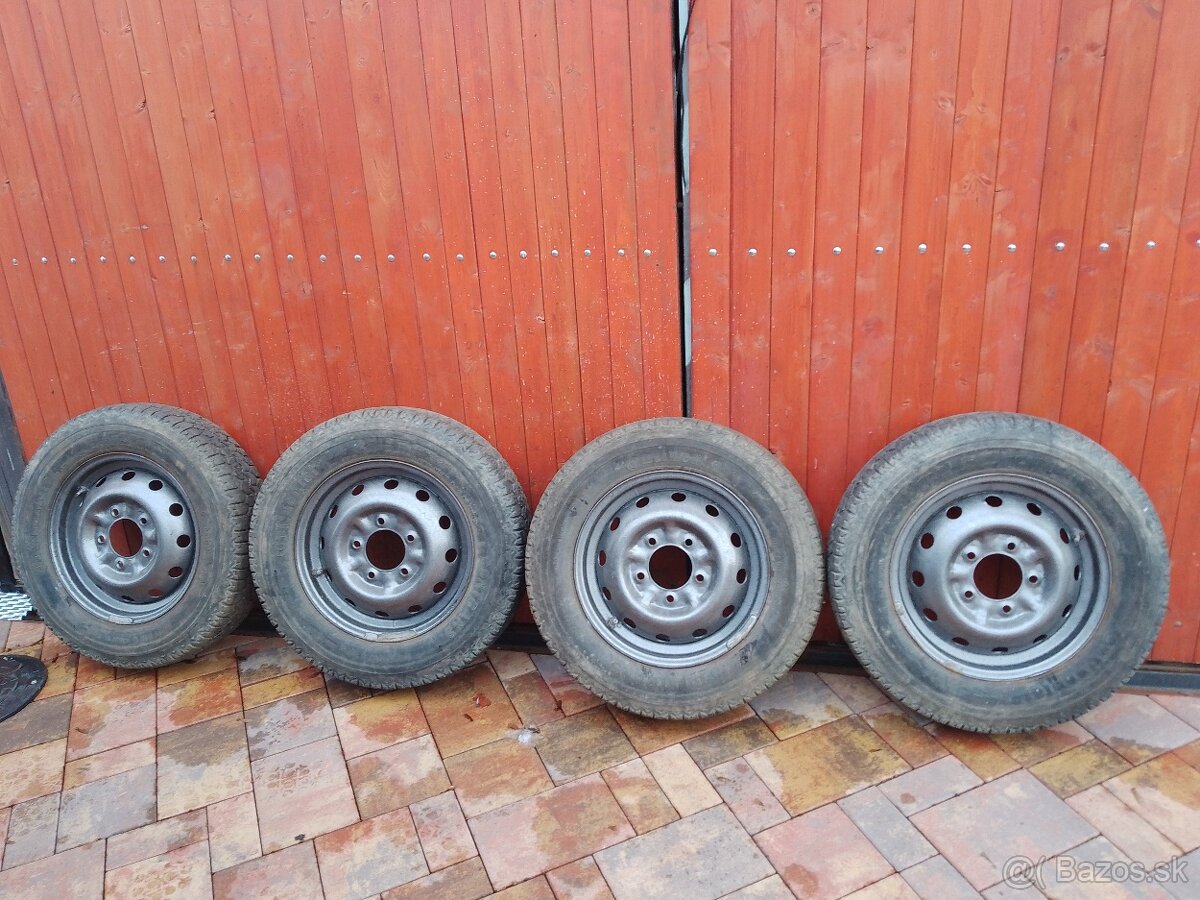 Zimní kola Lada Niva 5x139.7 195/75 r16 -