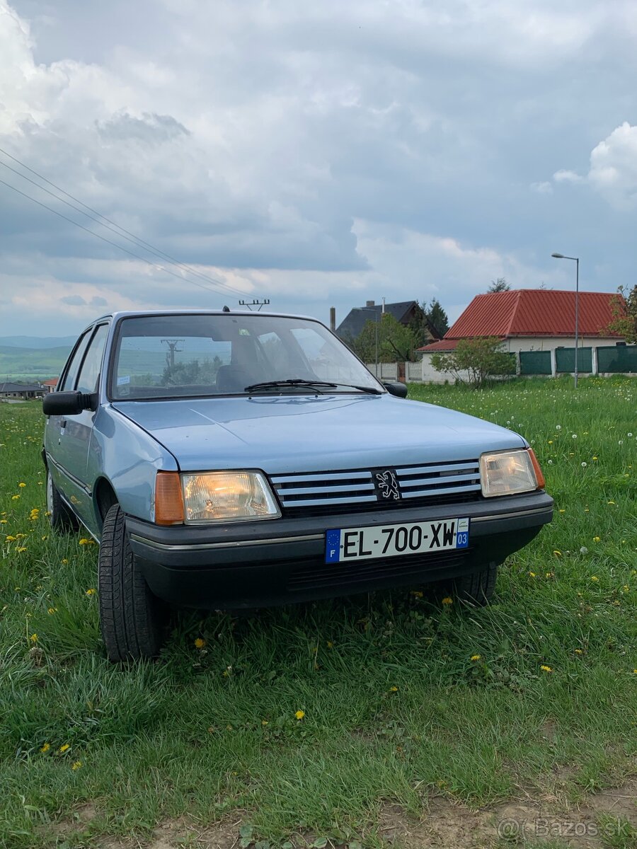 Peugeot 205