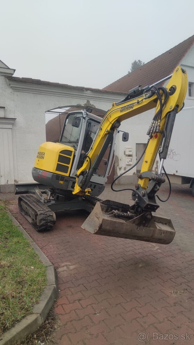 Pásový bagr Wacker Neuson EZ38 CAT Takeuchi Kubota