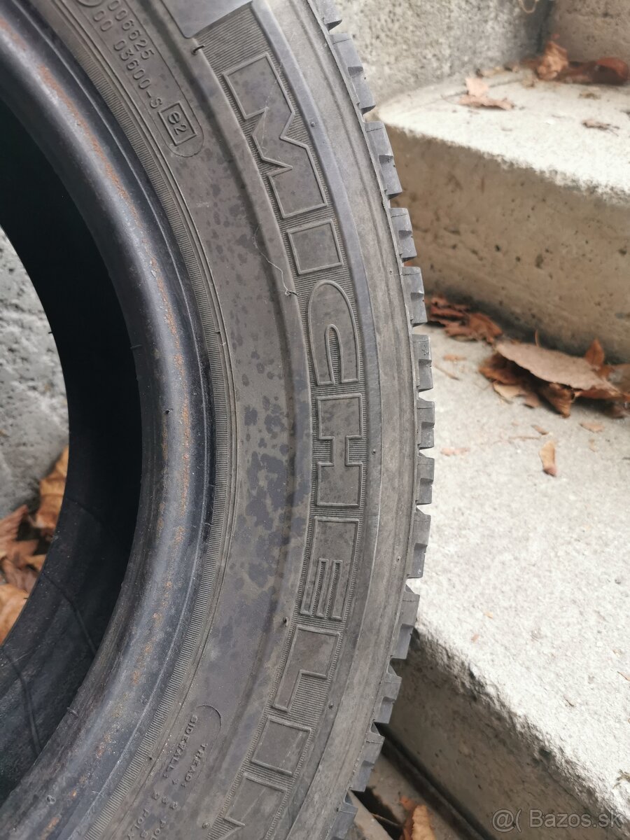 205/70 R15 Michelin