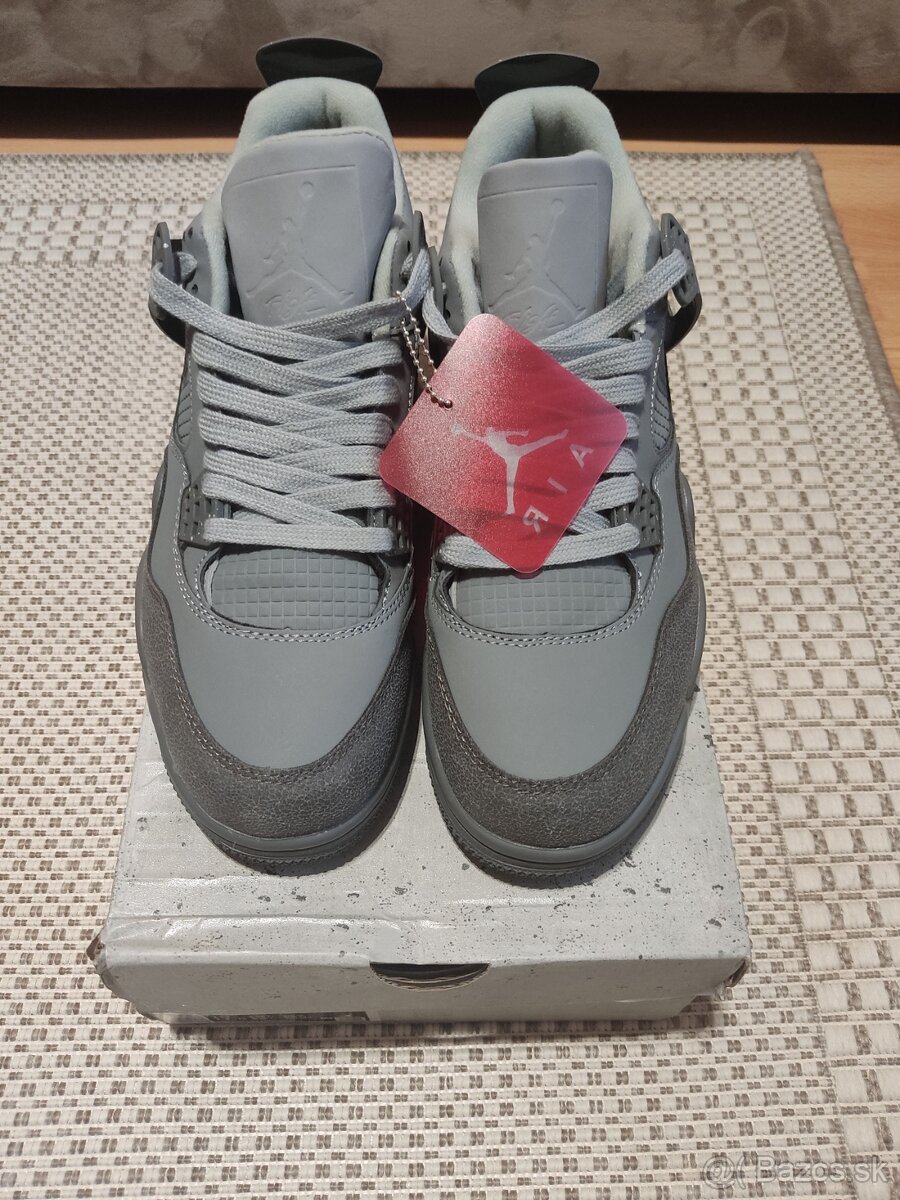 Jordan 4 Wet Cement s visačkou