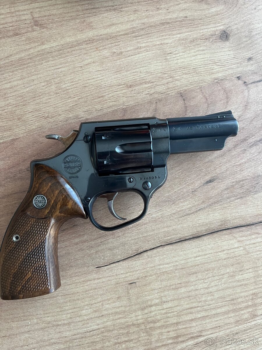 Revolver Astra