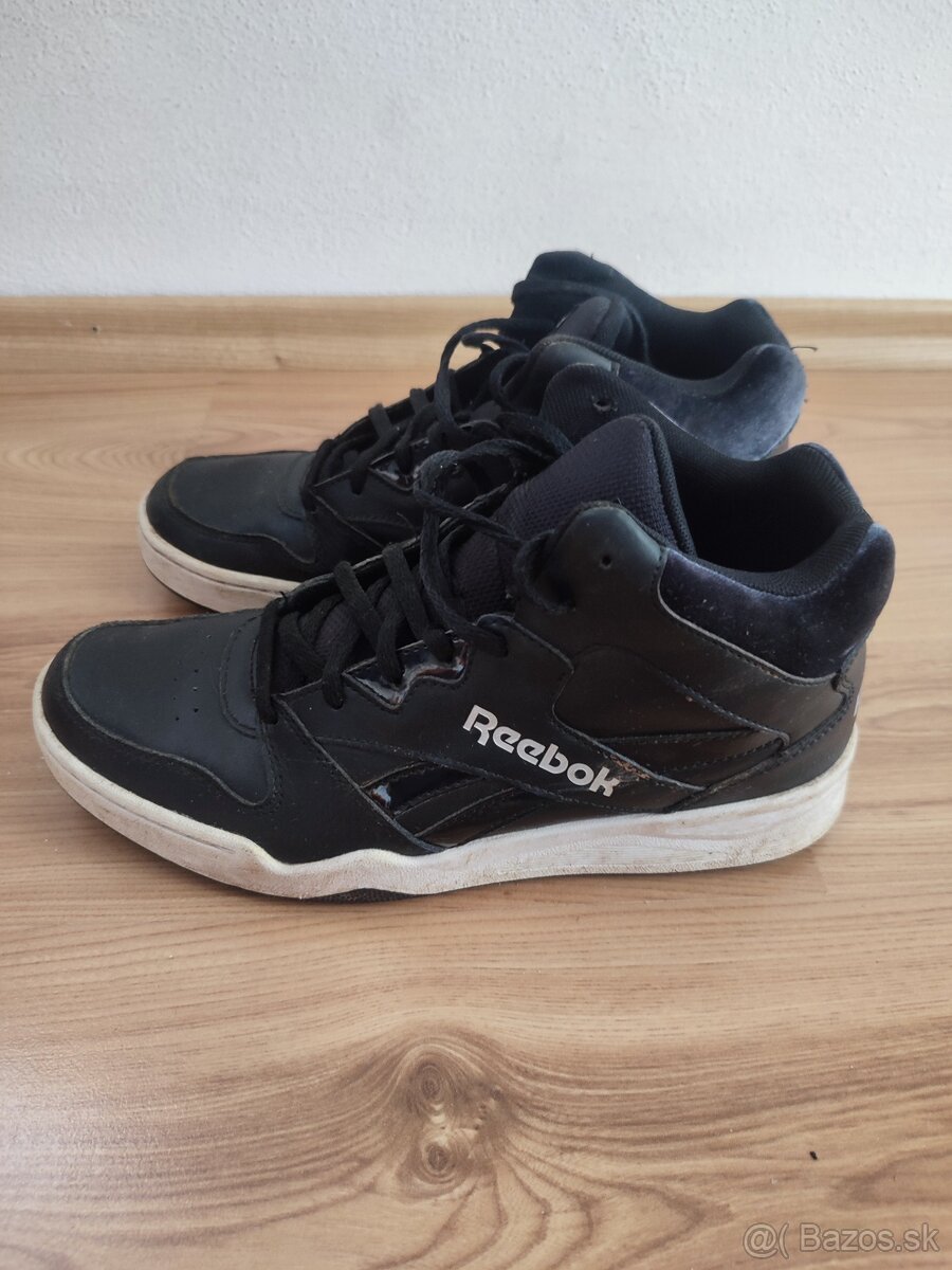 Detské kožené topánky Reebok.