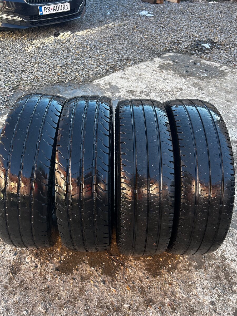 Continental 215/75 R16 C