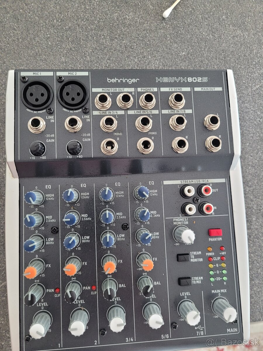 Behringer XENYX 802S