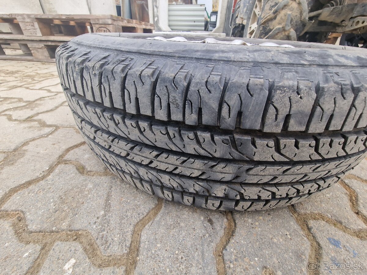 215/65 R16