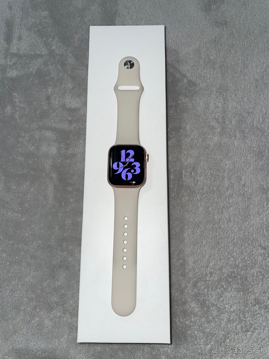 Apple Watch SE 2021 Gold