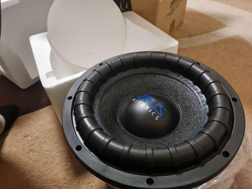 HIFONICS ZEUS - subwoofer 1000W RMS/2x2Ohm,2000W MAX.