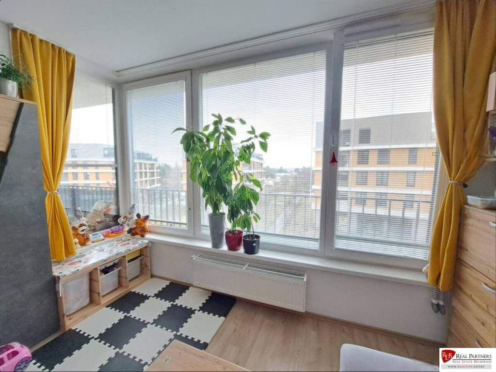 Prenájom 2i apartmán s loggiou,56m2,novostavba Ružinov