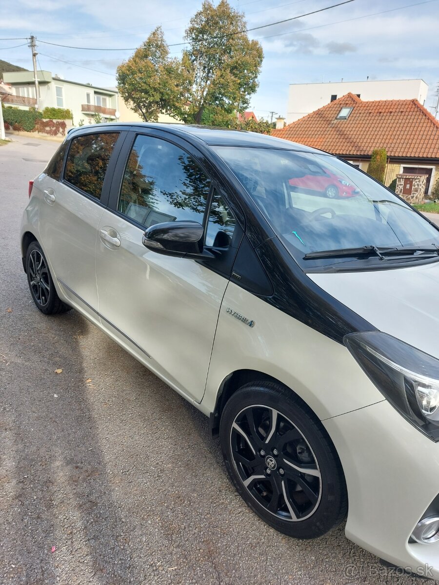 Toyota yaris hybrid