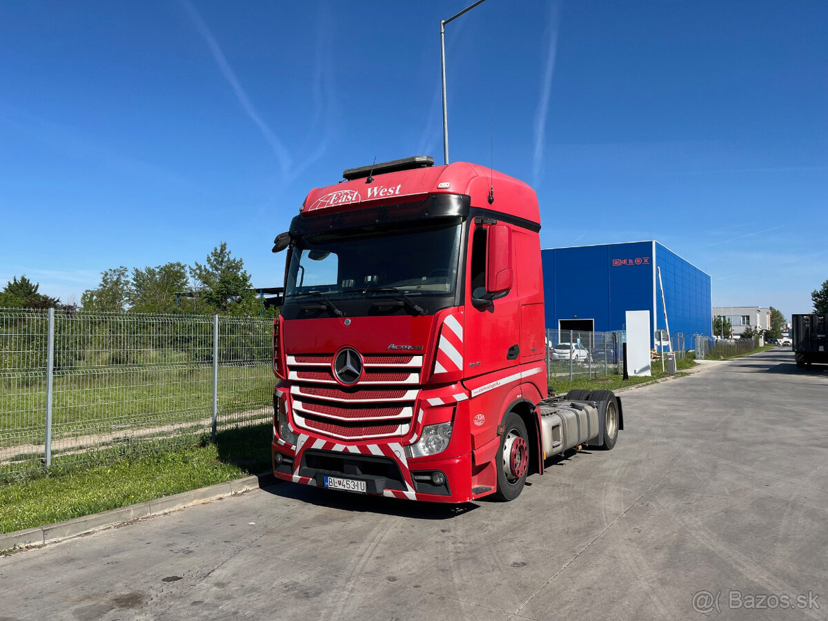 Mercedes-Benz Actros MEGA MP4