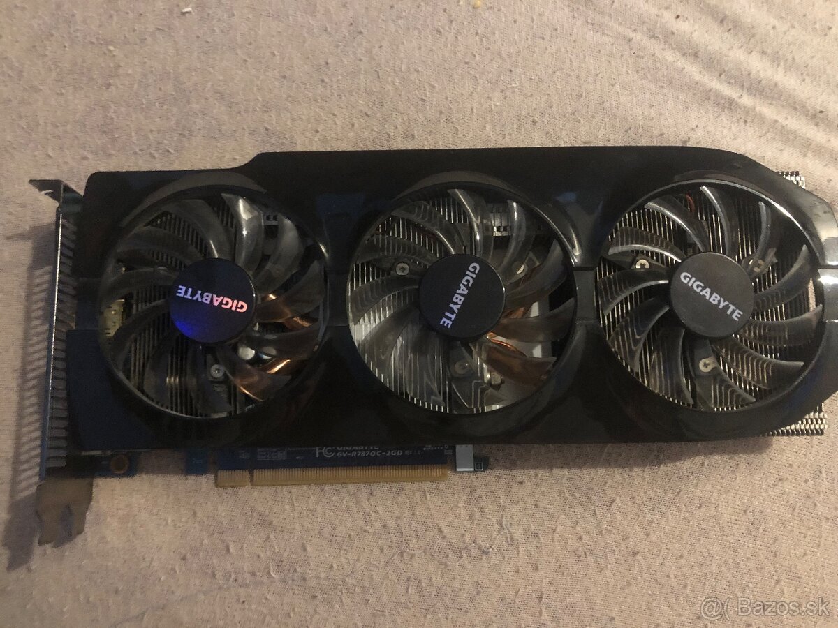 HD R7870C