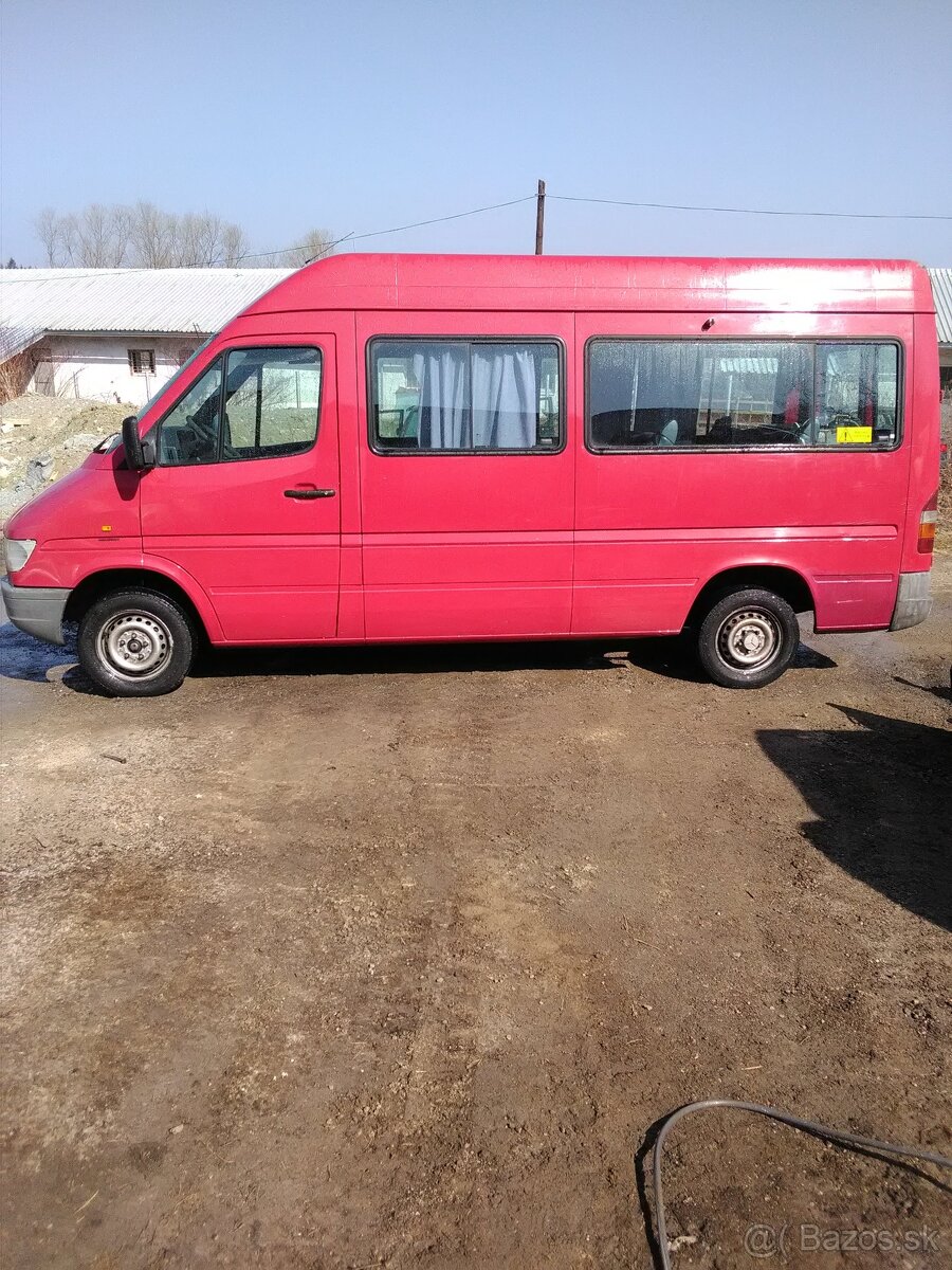 Mercedes Benz sprinter bus