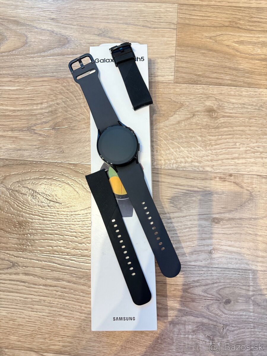 SAMSUNG GALAXY WATCH5 40 MM ČIERNE