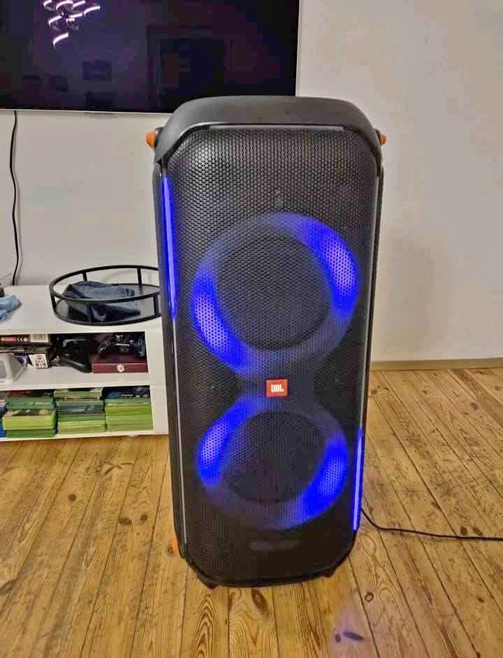 JBL 710 PÁRTYBOX