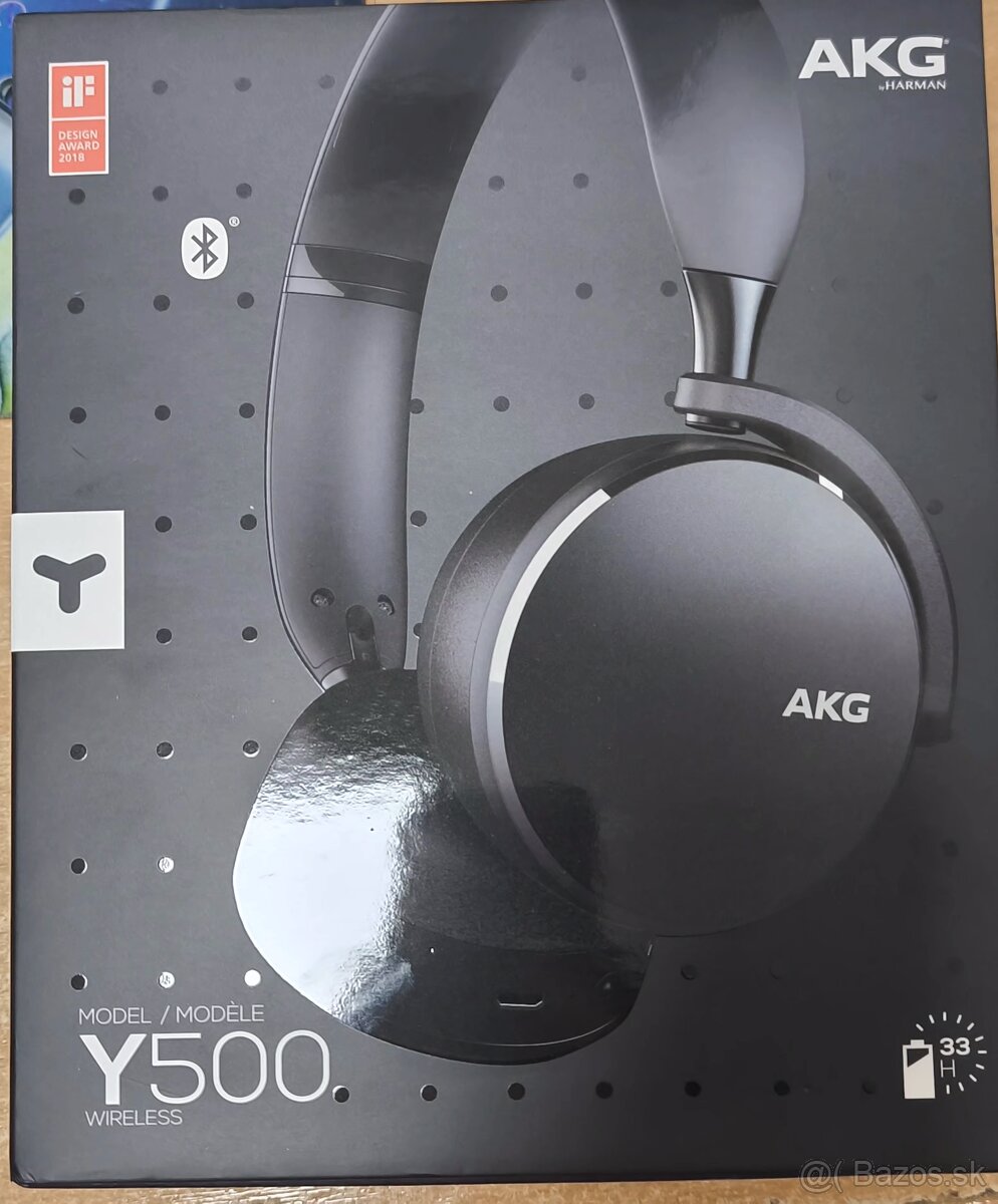 AKG Y500