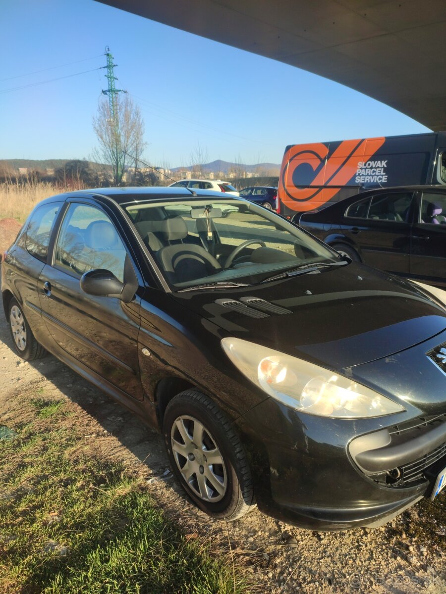 Peugeot 206+ 1.1 benzín