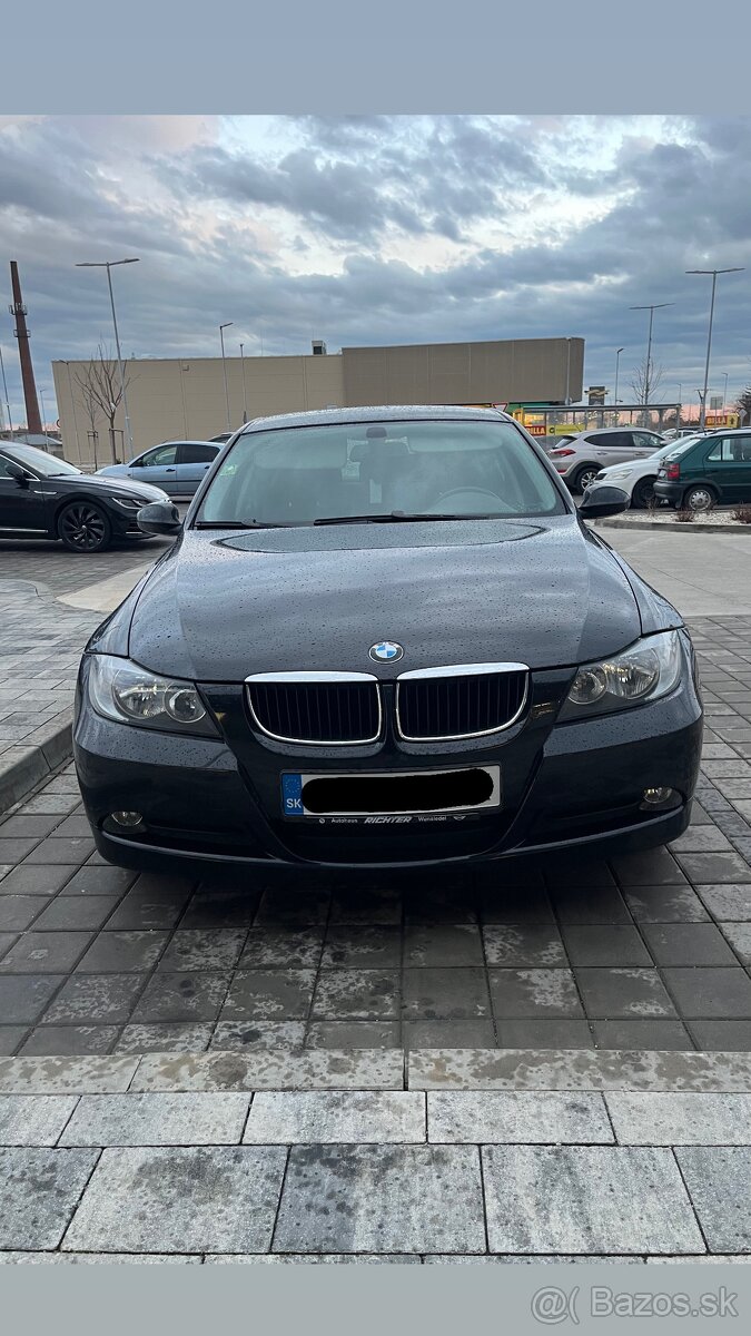 BMW E90 318i