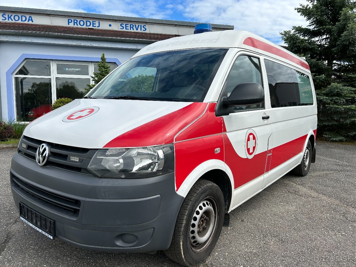 Volkswagen Transporter T5 - 2.0 TDI Sanitní vůz DSG