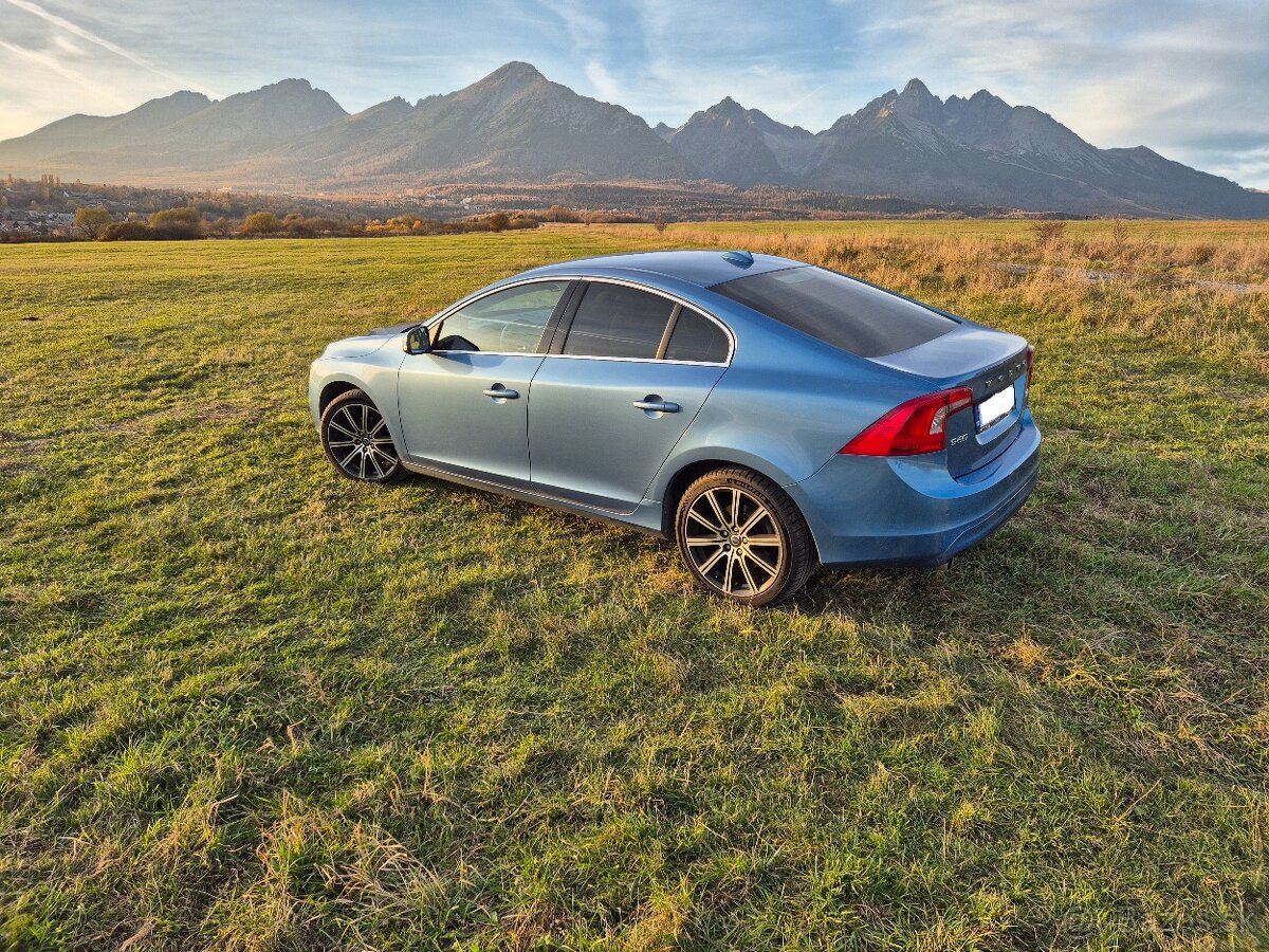 VOLVO S60 Sedan 100kw Automat - TOP STAV