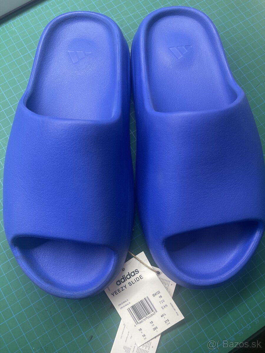 ADIDAS YEEZY SLIDE 44,5