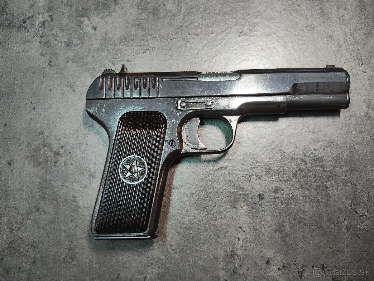 PIŠTOĽ TOKAREV TT33, r.v.1945