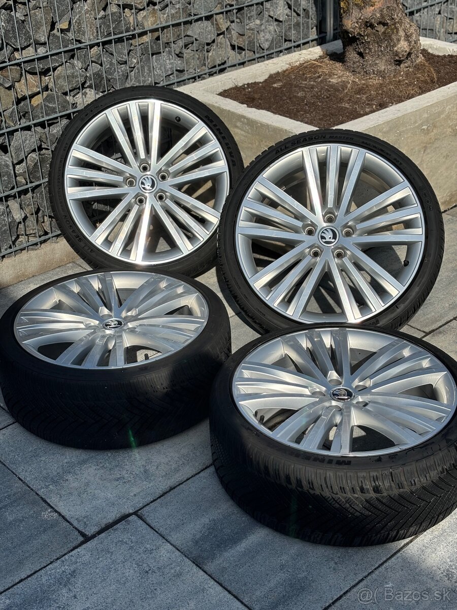 ✅ 5x112 r19 Sirius octavia 3 superb 3