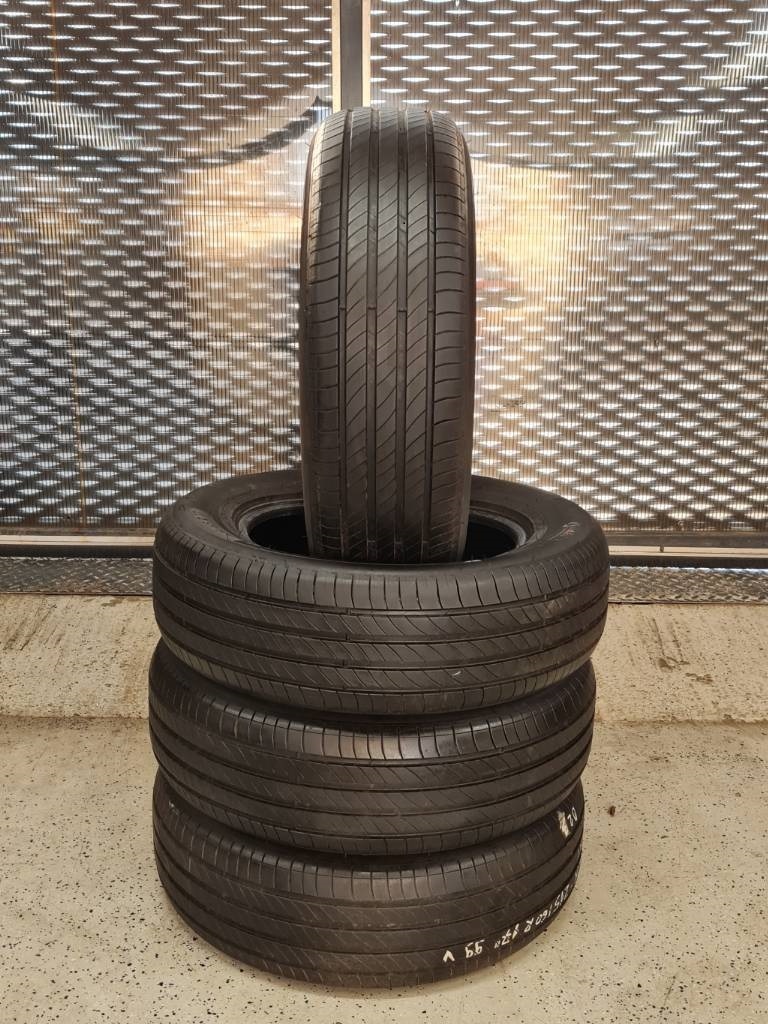 4x Michelin 215/65 R17 99V letné pneumatiky