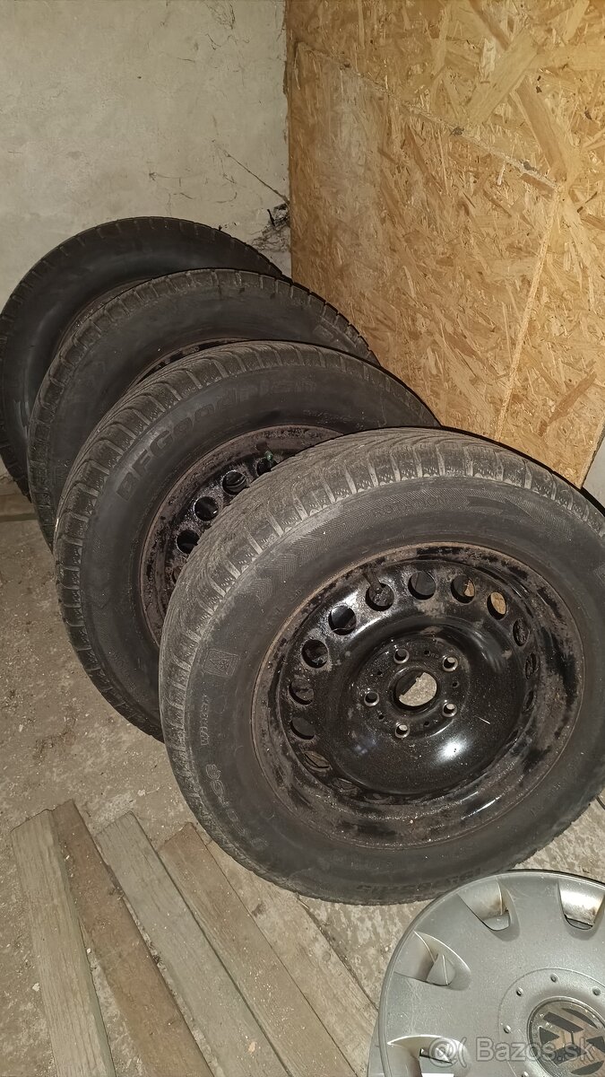 Plechové disky s pneumatikami 195/65 R15. Vw, Škoda, Seat