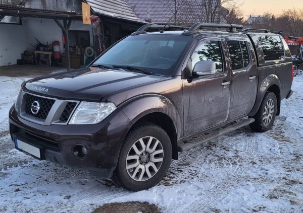 Nissan Navara 2.5TD 5míst manual pickup 4x4