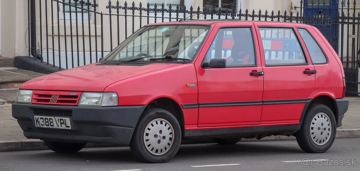 FIAT UNO, FIAT UNO Logo