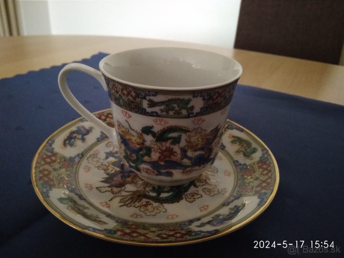 Čínský porcelánový šálek, značený