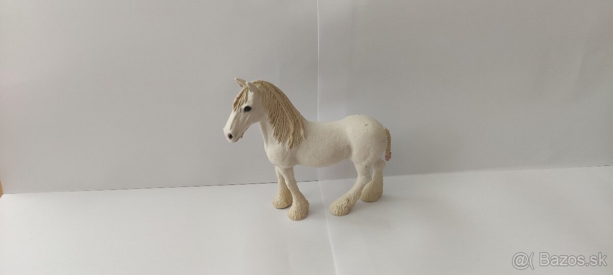 Predám Schleich kone shire horse