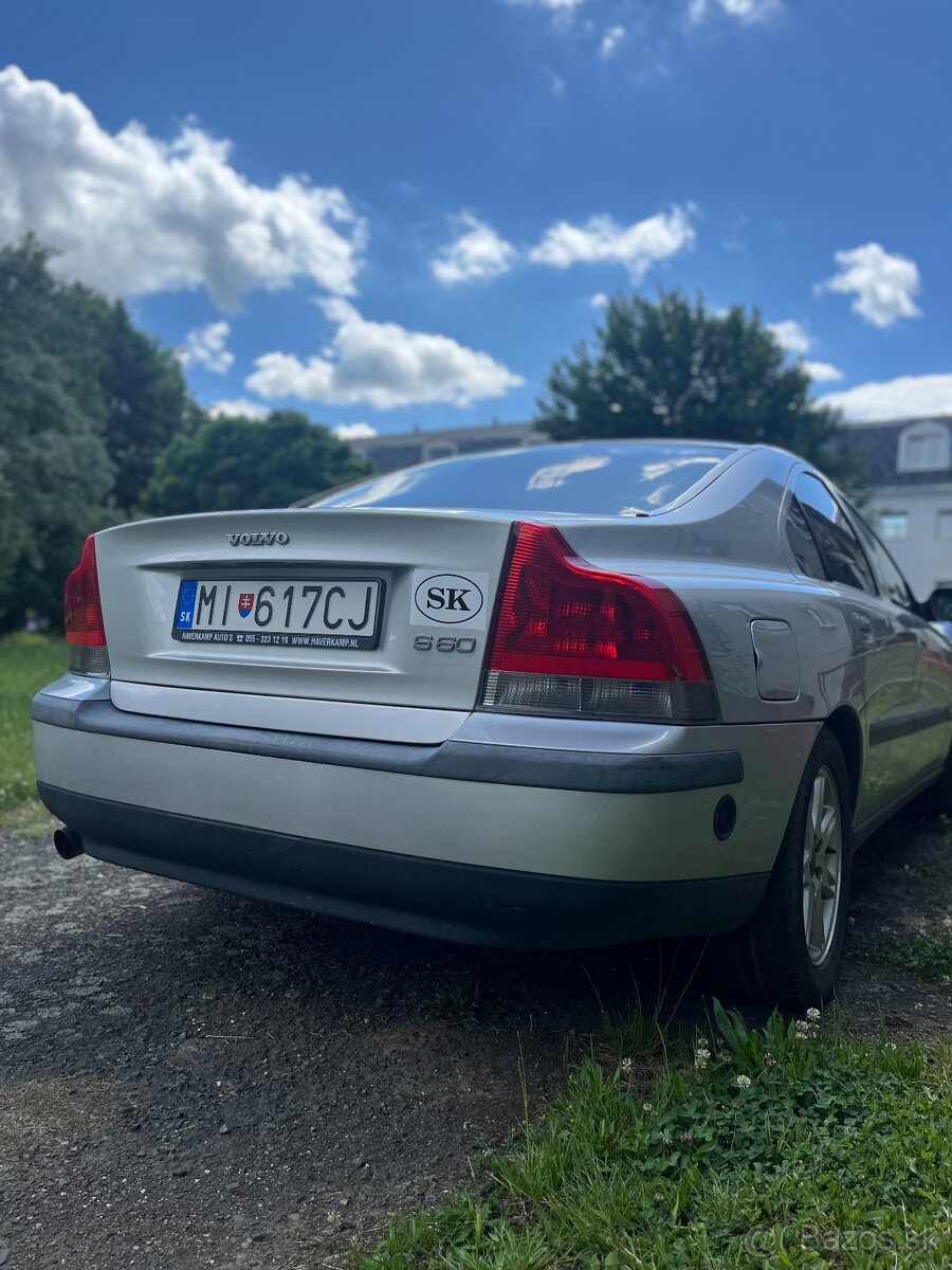 Volvo s60 na súčiastky