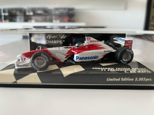 Predám model F1 Minichamps 1/43 Da Matta 2003