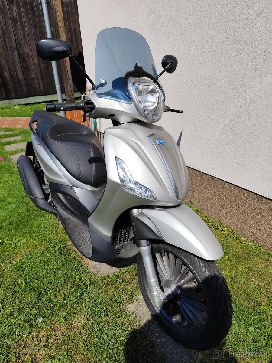 Motorka Skuter Piaggio Beverly 300