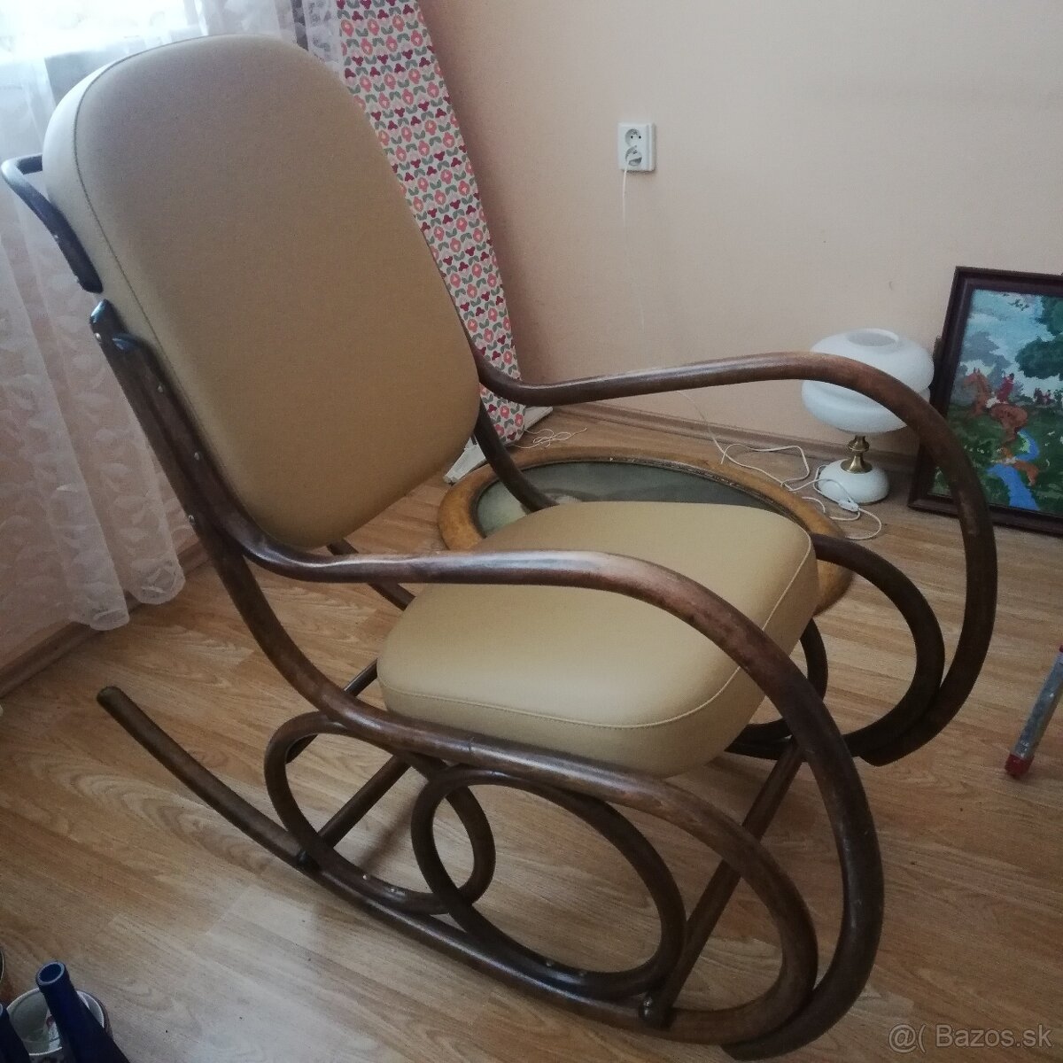 Hojdacie kreslo thonet