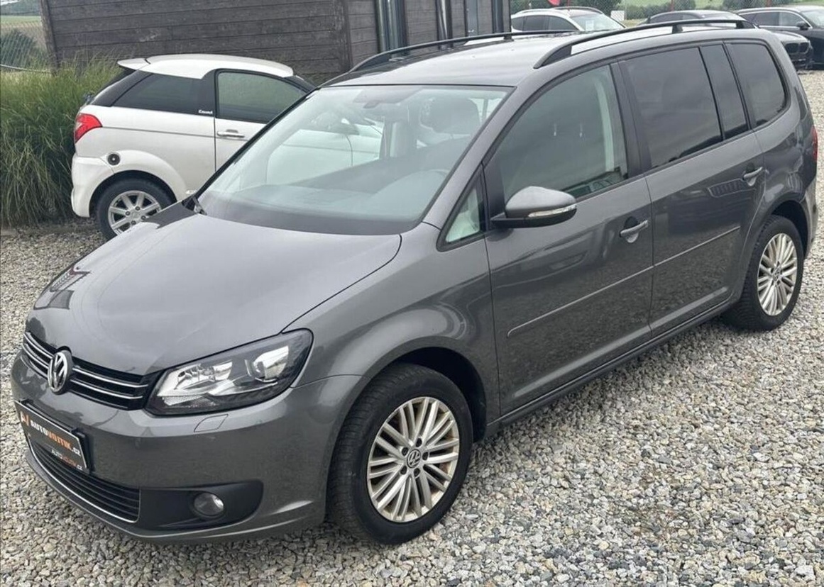 Volkswagen Touran LED 77kW SERVISKA,ROZVODY nafta manuál