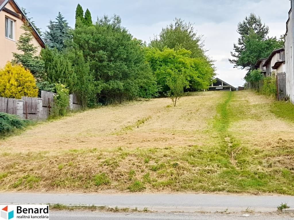 NA PREDAJ POZEMOK V MEDZANOCH, 1351 m2, vhodný na VÝSTAVBU R