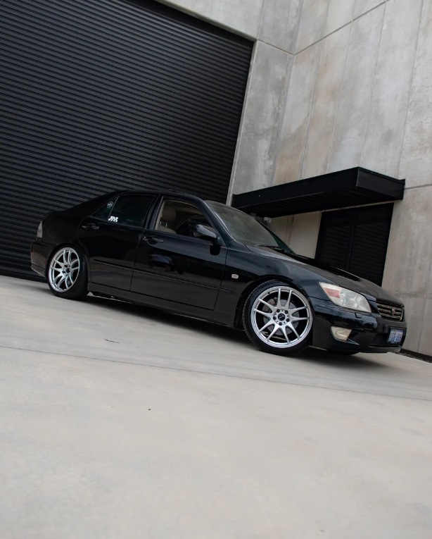 Lexus IS200 / IS300 Diely