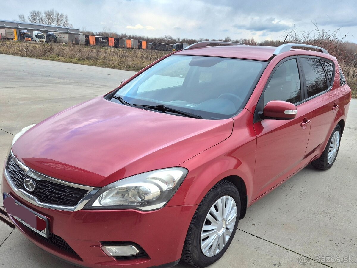 Predám Kia cedd Combi 1.6 CRDI 85kw Faclieft M6 r.v.2012