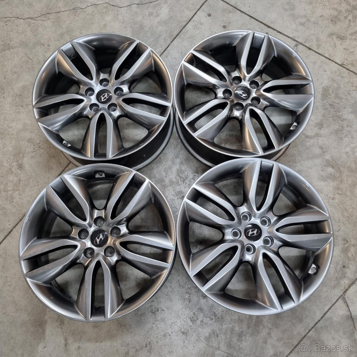 Hyundai disky 5x114.3 R19 ET49.5