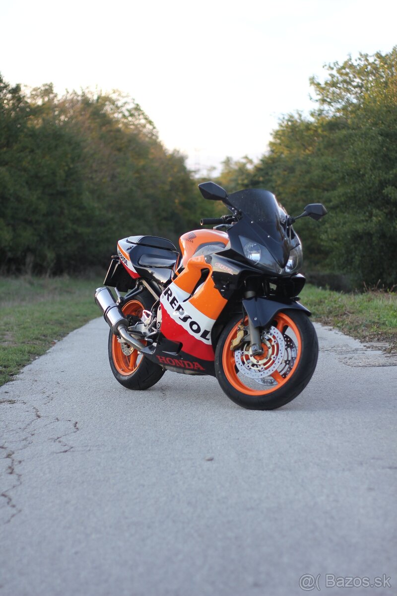 Hondu CBR 600 F4i Sport (2002) REPSOL