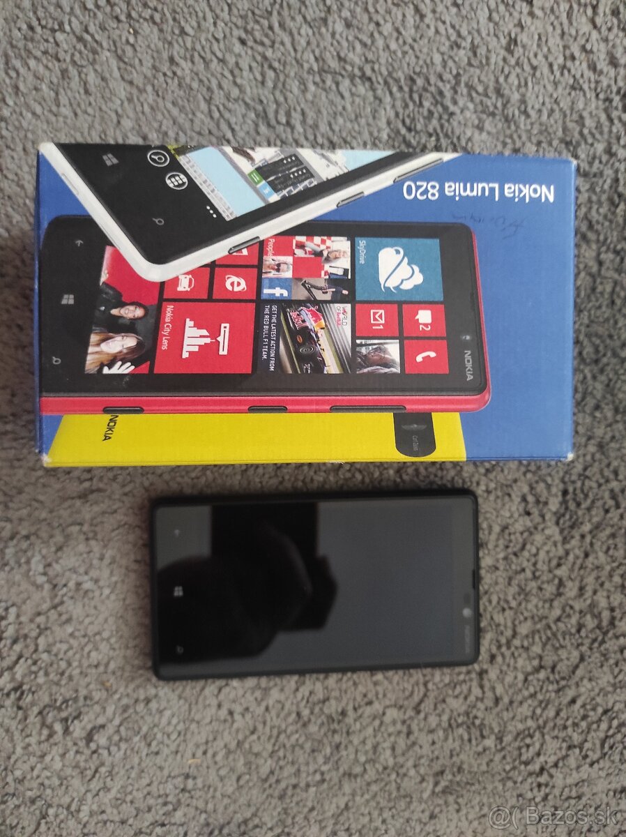 Nokia Lumia 820