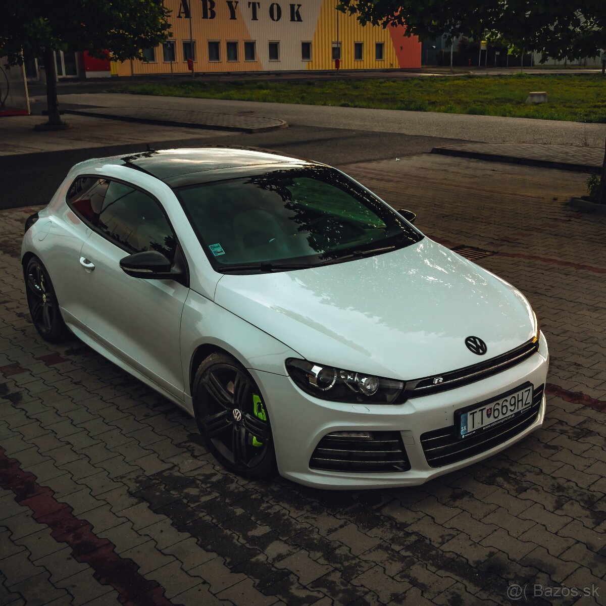 Volkswagen Scirocco R 2.0 TSI DSG