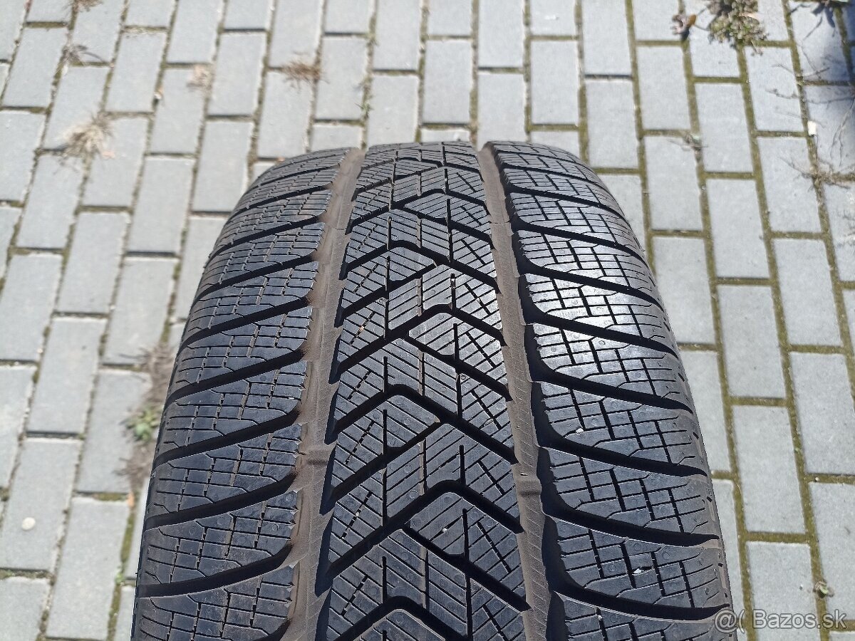 Zimné pneu Pirelli Sottozero 3 255/40 R21 XL