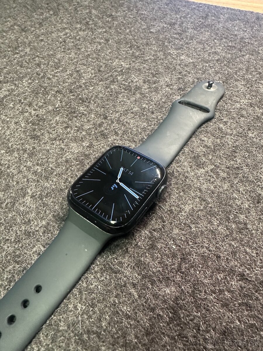 Apple Watch 8 45mm GPS Midnight v ZÁRUKE