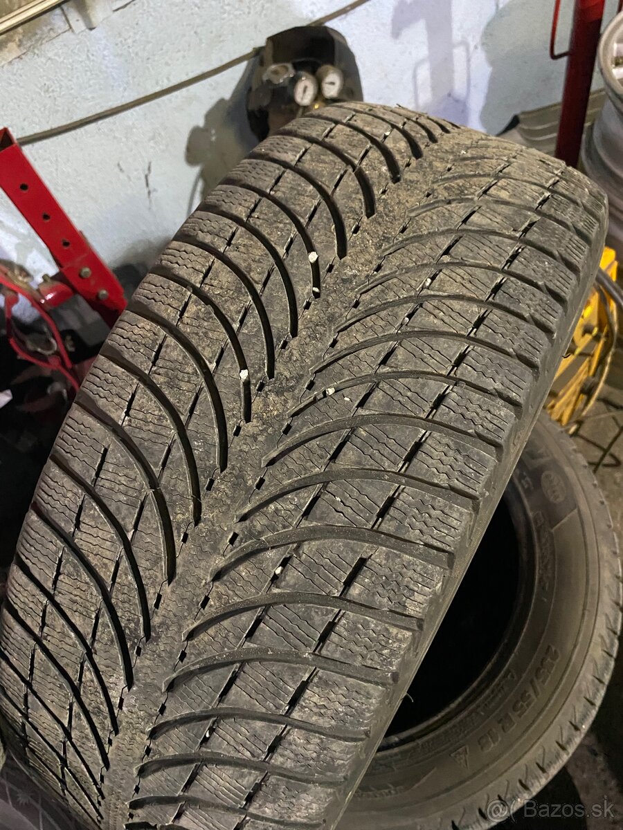 235/55R18