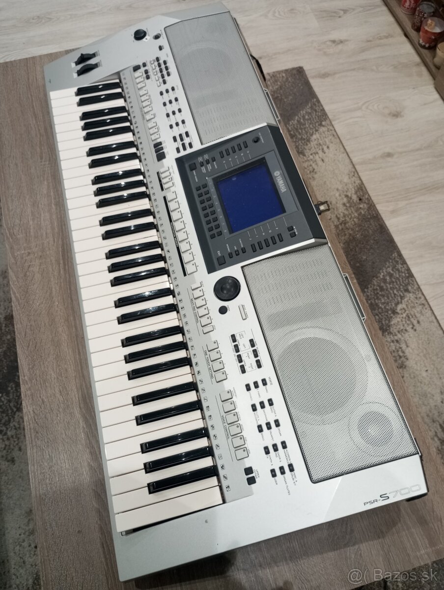 Yamaha psr S 700