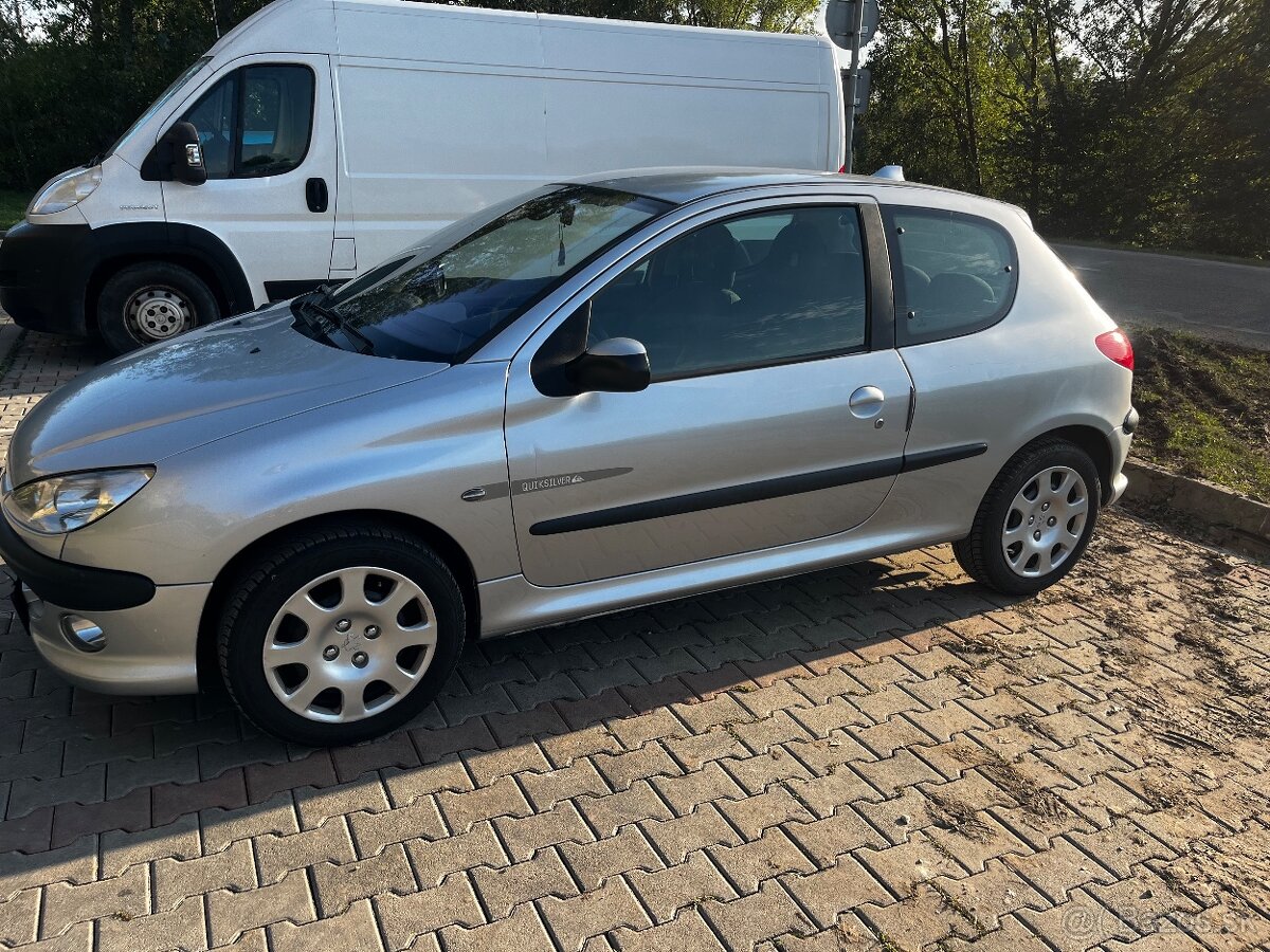 Peugeot 206 1.6 benzín 2003